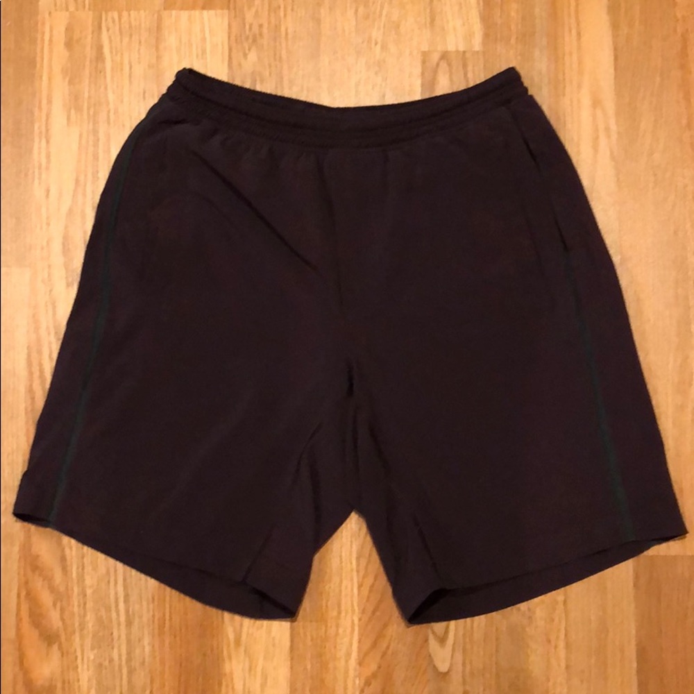 Lululemon Pacebreaker shorts 9” with liner